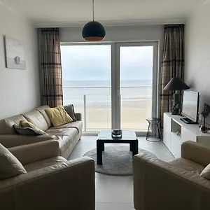 Met 2 Slaapkamers Op Zeedijk Appartement